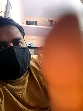 Snapshot of bobbyronak chatting on 11.16.25 bobbyronak online show from 11.16.25