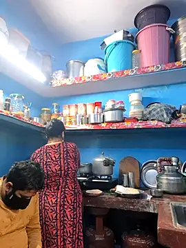 Snapshot of bobbyronak chatting on 11.19.25 bobbyronak online show from 11.19.25