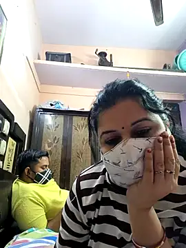 Snapshot of bobbyronak chatting on 11.25.25 bobbyronak online show from 11.25.25