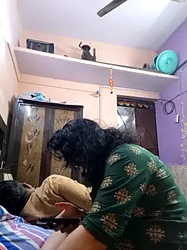 Snapshot of bobbyronak chatting on 11.26.25 bobbyronak online show from 11.26.25