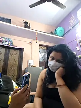 Snapshot of bobbyronak chatting on 02.01.26 bobbyronak online show from 02.01.26