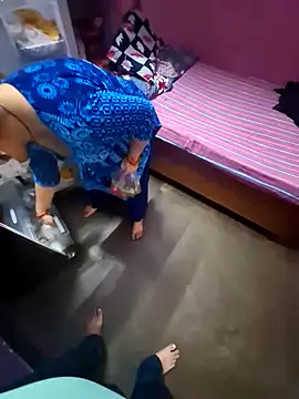 Snapshot of bobbyronak chatting on 02.17.26 bobbyronak online show from 02.17.26