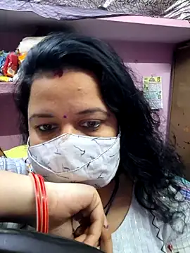 Snapshot of bobbyronak chatting on 04.01.26 bobbyronak online show from 04.01.26