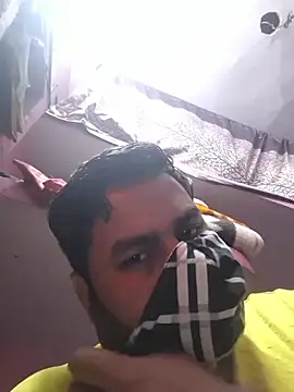 Snapshot of bobbyronak chatting on 04.01.26 bobbyronak online show from 04.01.26