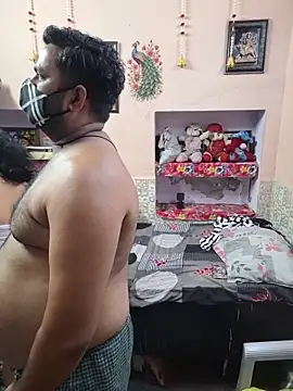 Snapshot of bobbyronak chatting on 04.03.26 bobbyronak online show from 04.03.26