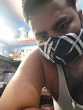 Snapshot of bobbyronak chatting on 04.15.26 bobbyronak online show from 04.15.26