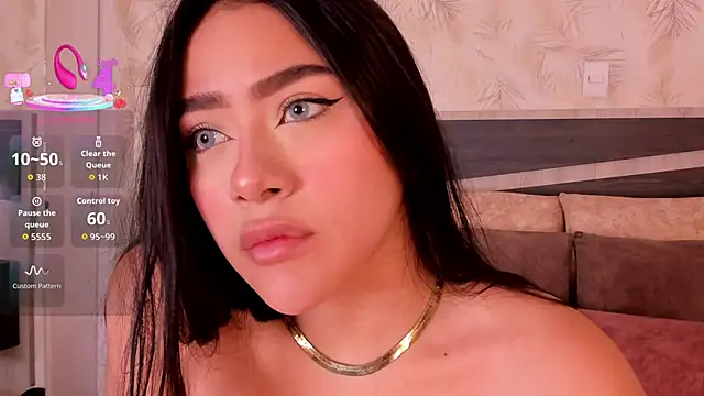 nicolle pierce online show from 12.05.25