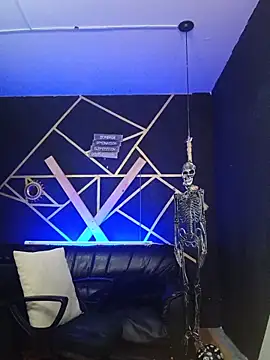 Gelena Black online show from 10.17.25