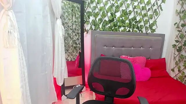 Snapshot of Sofia_agudelo chatting on 09.25.25 Sofia agudelo online show from 09.25.25