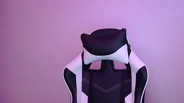 Snapshot of KLEOKILLS chatting on 01.02.25 KLEOKILLS online show from 01.02.25