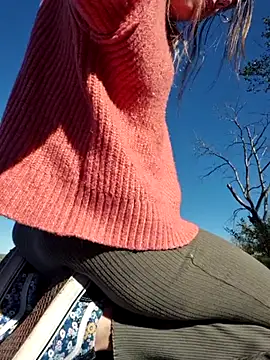 Snapshot of KSwonderland6 chatting on 10.20.25 KSwonderland6 online show from 10.20.25