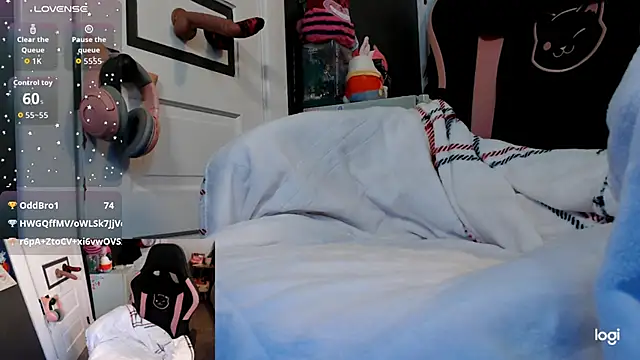 Snapshot of KSwonderland6 chatting on 12.02.25 KSwonderland6 online show from 12.02.25