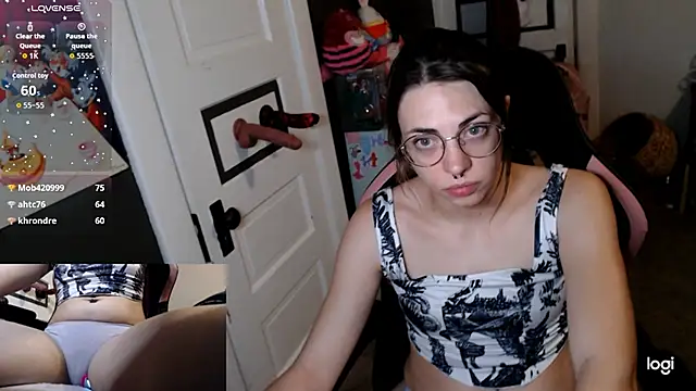 Snapshot of KSwonderland6 chatting on 01.13.26 KSwonderland6 online show from 01.13.26