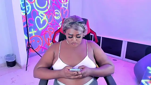 Snapshot of GEANNAROSE chatting on 01.15.25 GEANNAROSE online show from 01.15.25