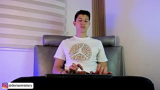 Snapshot of Dorianmistery2322_ chatting on 02.14.26 Dorianmistery2322 online show from 02.14.26