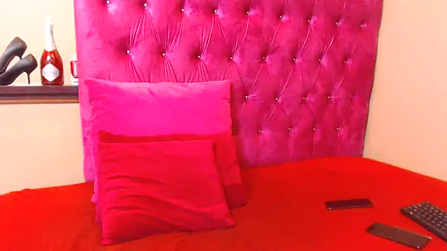 kittykhloe22 online show from 02.14.25