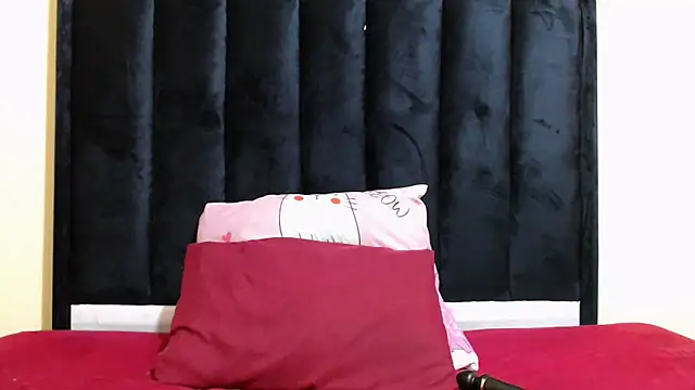 kittykhloe22 online show from 02.19.26