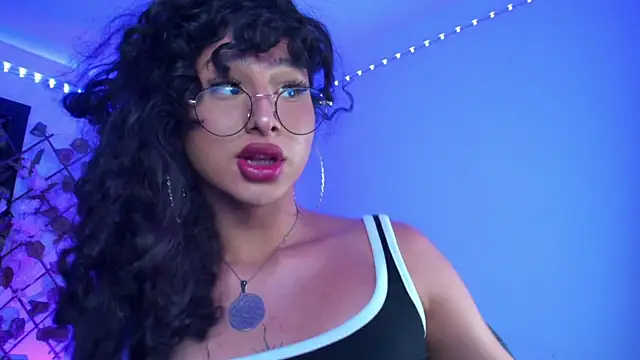 Heka Prudence online show from 12.13.24