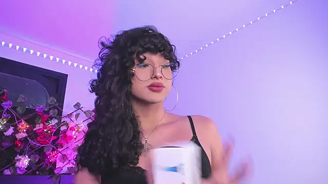 Heka Prudence online show from 12.16.24