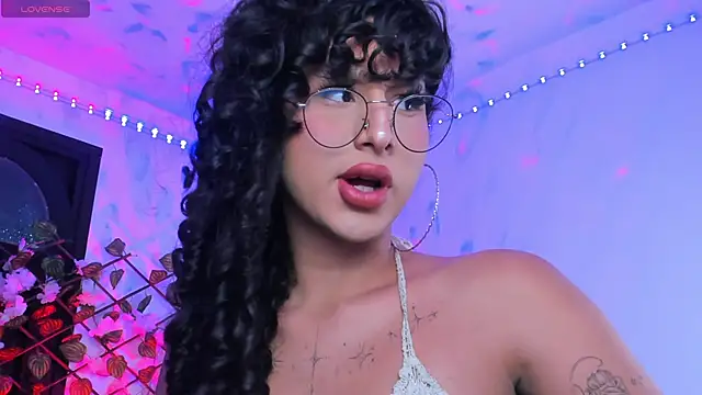 Heka Prudence online show from 01.28.25