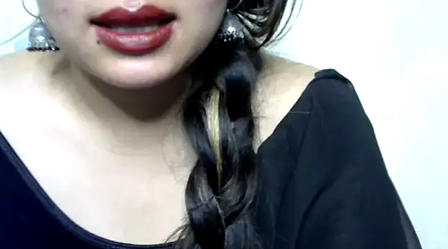 Snapshot of Come-on-over chatting on 02.08.25 Come-on-over online show from 02.08.25