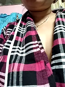 Snapshot of Royalgirl667 chatting on 12.24.24 Royalgirl667 online show from 12.24.24