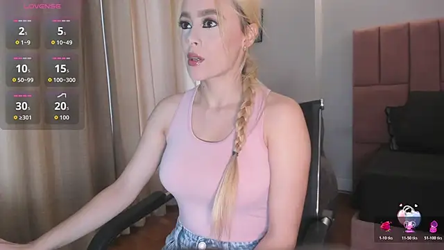 miacarperr1 online show from 04.18.26