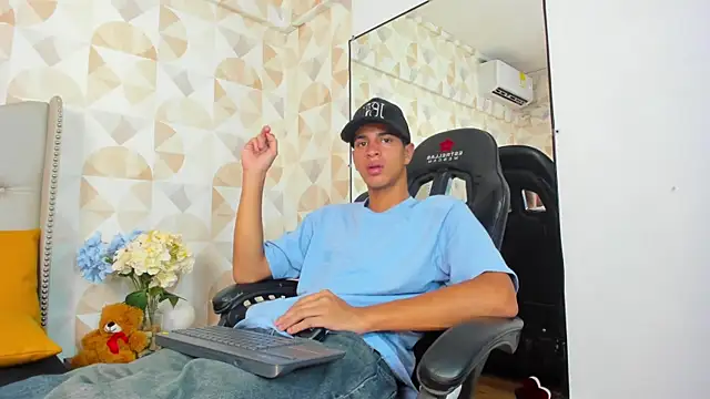 Snapshot of Tyler_Rodriguez chatting on 03.03.25 Tyler Rodriguez online show from 03.03.25