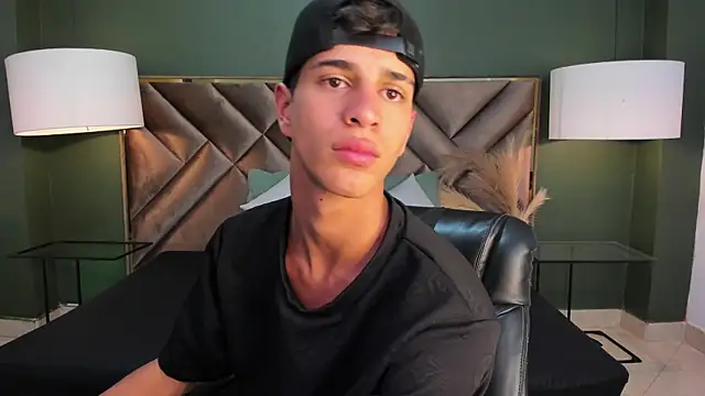 Snapshot of Tyler_Rodriguez chatting on 03.05.25 Tyler Rodriguez online show from 03.05.25