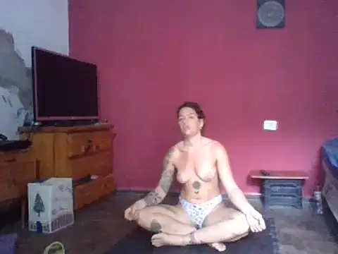 Snapshot of sweetbabyass chatting on 02.24.25 sweetbabyass online show from 02.24.25