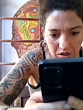 Snapshot of sweetbabyass chatting on 09.23.25 sweetbabyass online show from 09.23.25