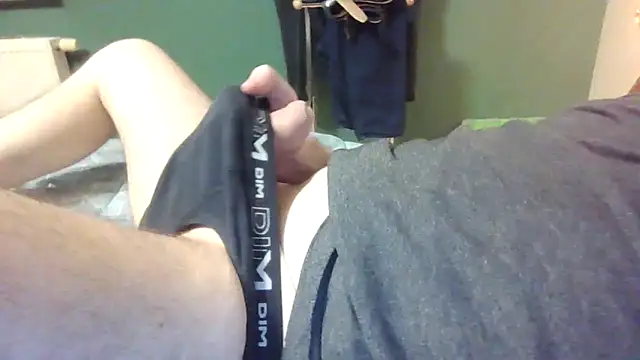 Snapshot of brtbrlss chatting on 10.30.25 brtbrlss online show from 10.30.25