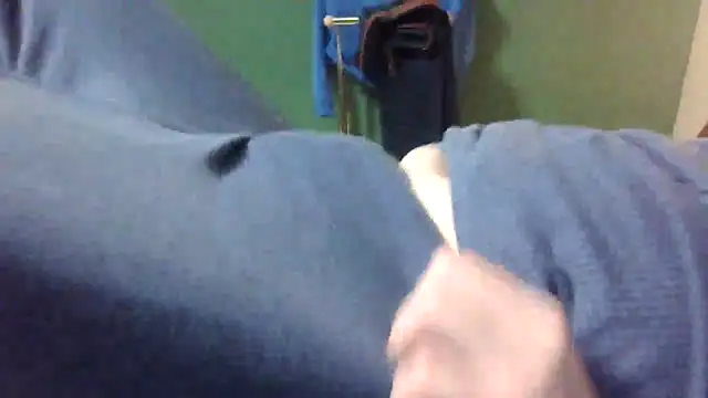 Snapshot of brtbrlss chatting on 11.13.25 brtbrlss online show from 11.13.25