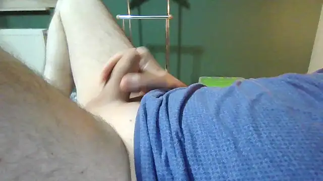 Snapshot of brtbrlss chatting on 12.16.25 brtbrlss online show from 12.16.25