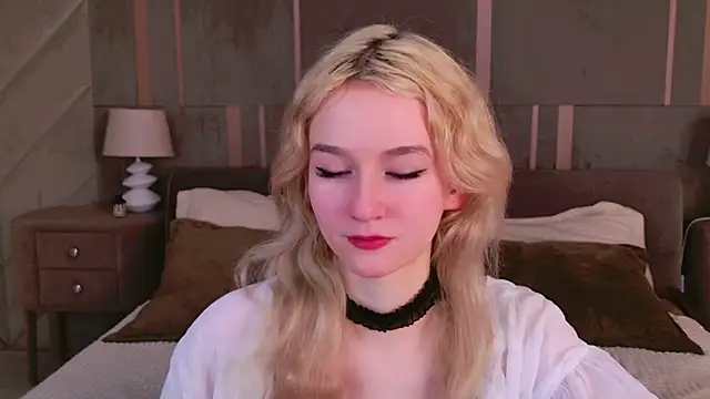 NaomiLoys online show from 03.07.25