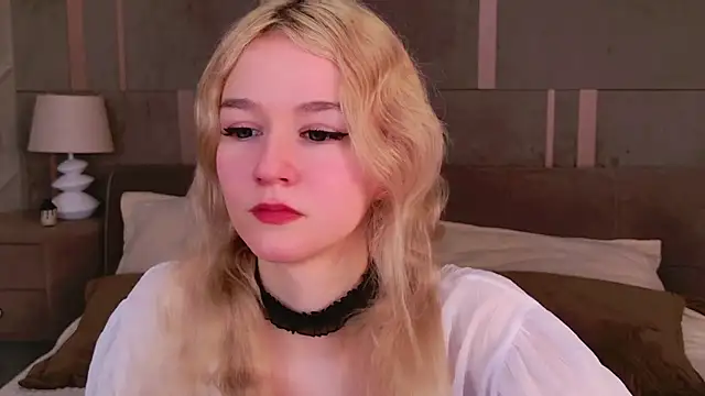 NaomiLoys online show from 03.07.25