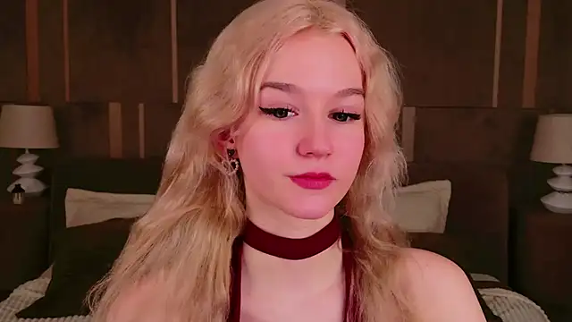 NaomiLoys online show from 03.22.25