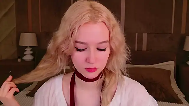 NaomiLoys online show from 03.22.25