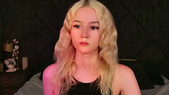 NaomiLoys online show from 09.08.25