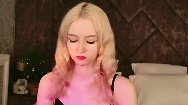 NaomiLoys online show from 01.10.26