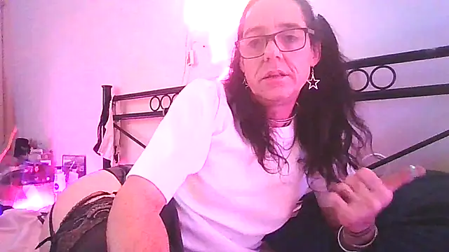 Snapshot of ingrid1982 chatting on 09.24.25 ingrid1982 online show from 09.24.25