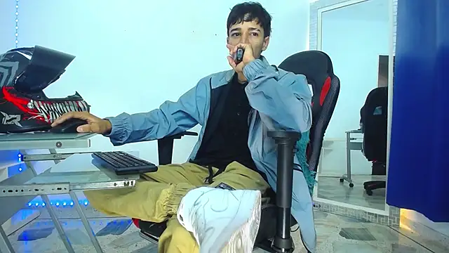 Zacktk7 online show from 12.30.24