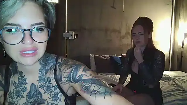 Snapshot of Alexandersonxo chatting on 02.08.25 Alexandersonxo online show from 02.08.25