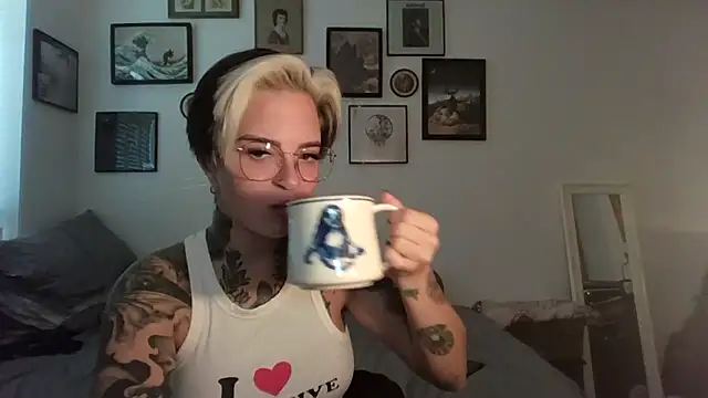 Snapshot of Alexandersonxo chatting on 10.05.25 Alexandersonxo online show from 10.05.25