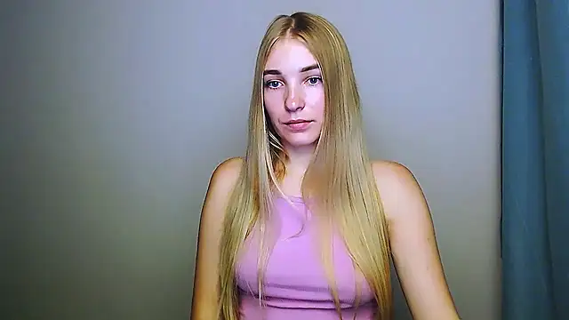 Snapshot of Queen_ofLove chatting on 11.23.25 Queen ofLove online show from 11.23.25