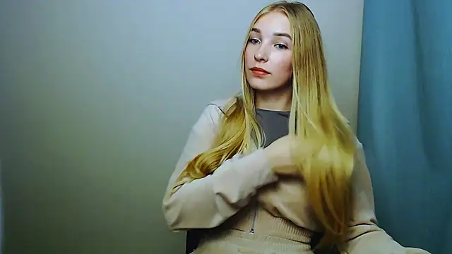 Snapshot of Queen_ofLove chatting on 11.28.25 Queen ofLove online show from 11.28.25