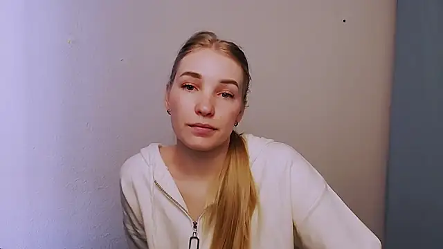 Queen ofLove online show from 03.04.26