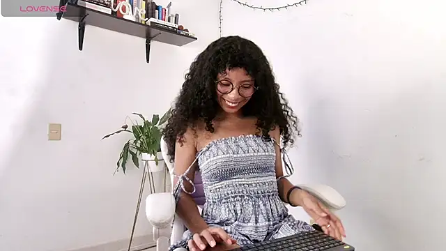 Snapshot of Elektra_williams chatting on 12.29.24 Elektra williams online show from 12.29.24