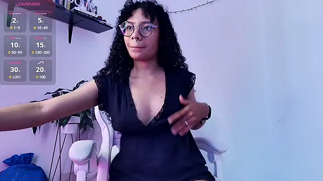 Snapshot of Elektra_williams chatting on 02.05.25 Elektra williams online show from 02.05.25