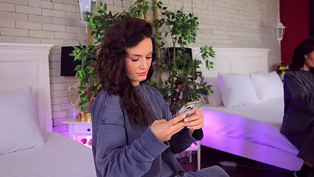 CarlaWhite online show from 10.26.25